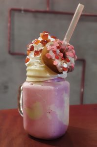 milk-shake-outubro-rosa-chelsea-cafe